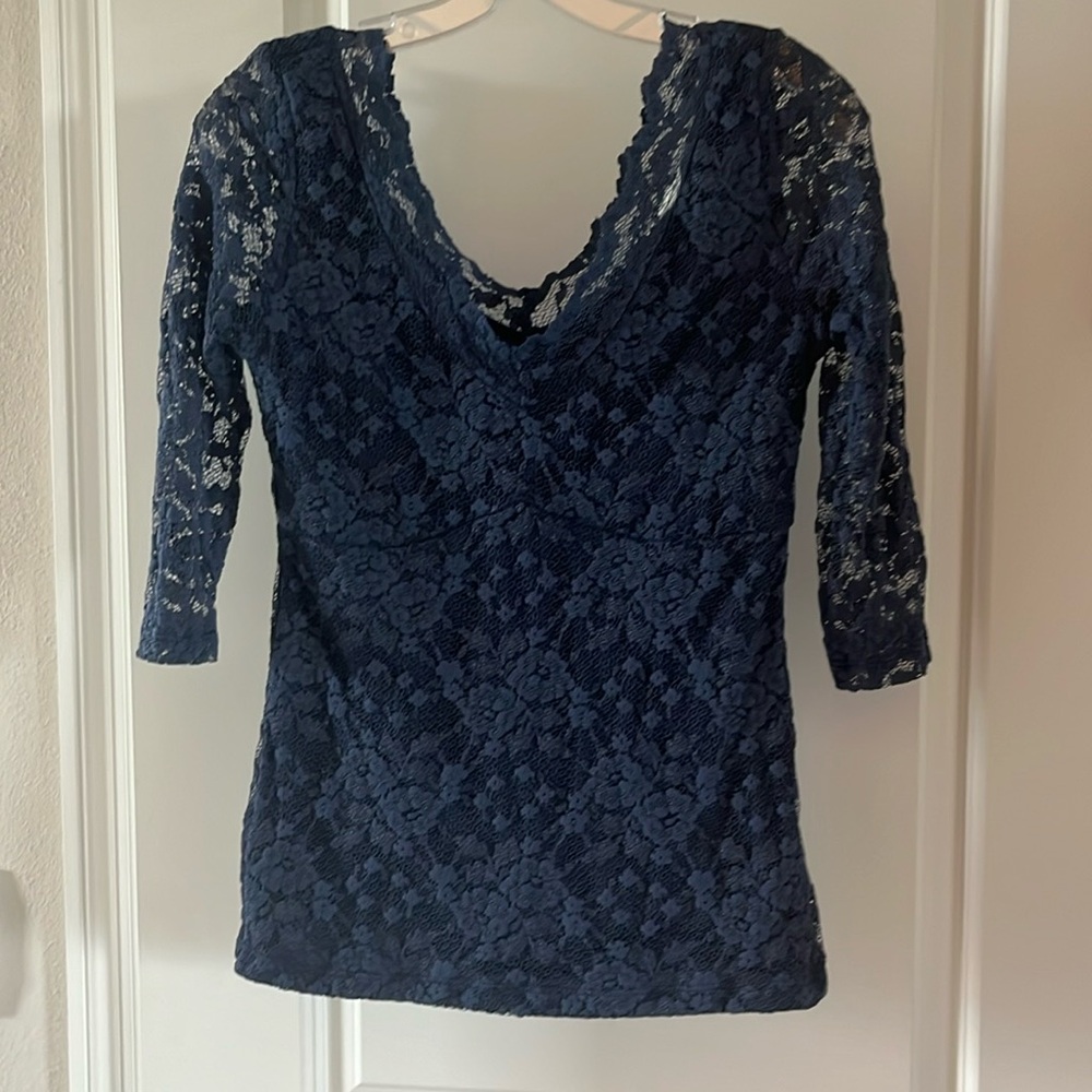 Blue lacy lined top